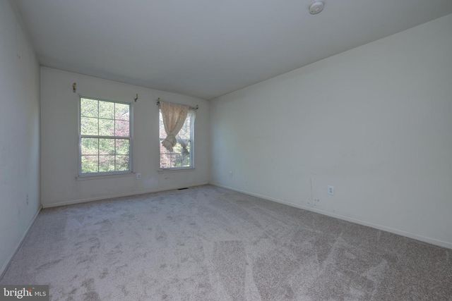 1 MALLARD DR, Mount Laurel, NJ 08054