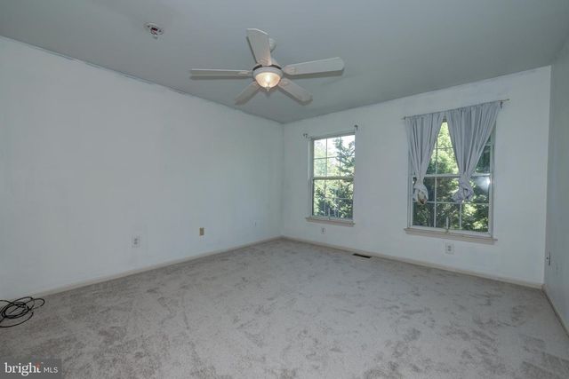 1 MALLARD DR, Mount Laurel, NJ 08054