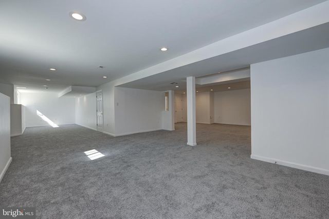 1 MALLARD DR, Mount Laurel, NJ 08054
