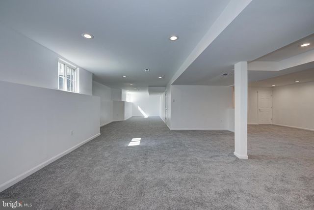 1 MALLARD DR, Mount Laurel, NJ 08054