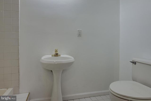 1 MALLARD DR, Mount Laurel, NJ 08054