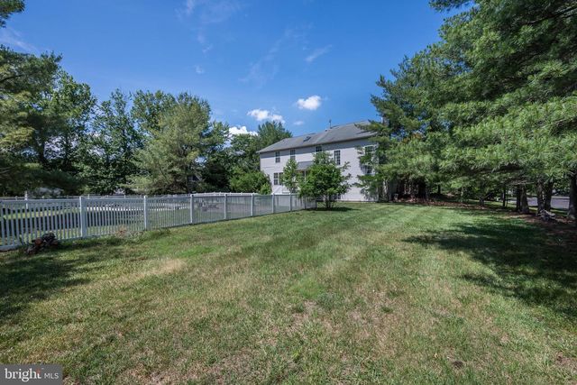 1 MALLARD DR, Mount Laurel, NJ 08054