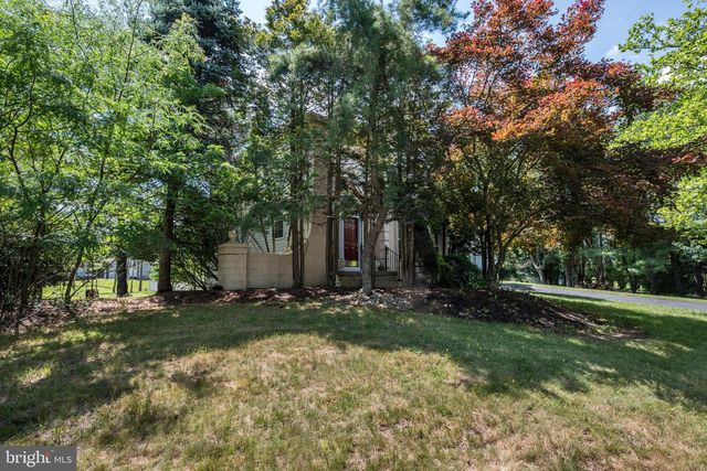 1 MALLARD DR, Mount Laurel, NJ 08054