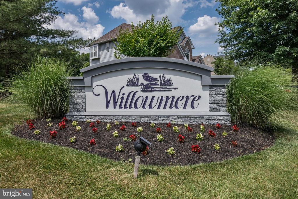 1 MALLARD DR, Mount Laurel, NJ 08054