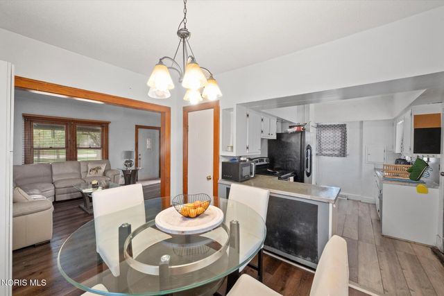 1805 Tremainsville Road, Toledo, OH 43613