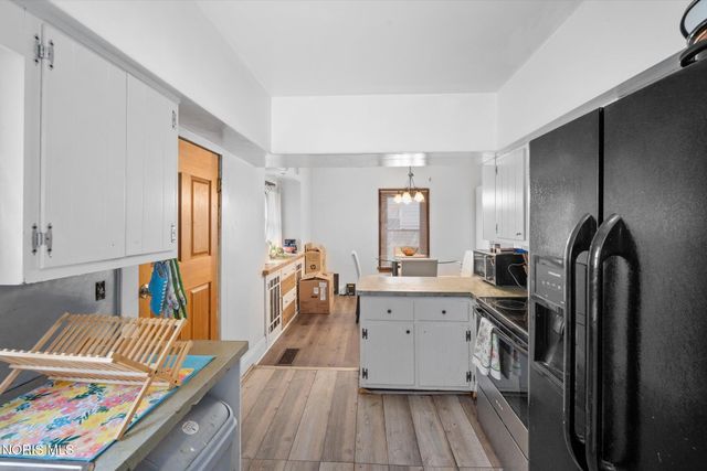 1805 Tremainsville Road, Toledo, OH 43613