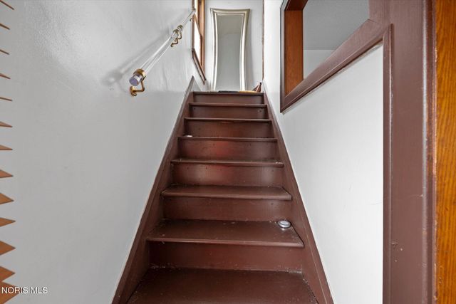 1805 Tremainsville Road, Toledo, OH 43613
