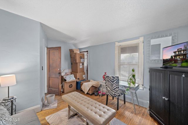 1805 Tremainsville Road, Toledo, OH 43613