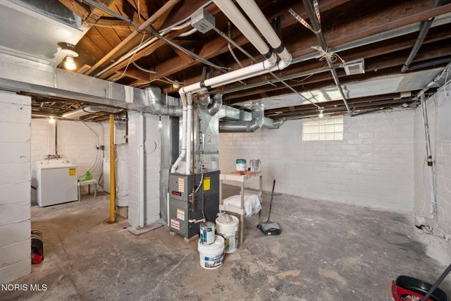 1805 Tremainsville Road, Toledo, OH 43613