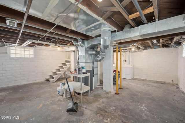 1805 Tremainsville Road, Toledo, OH 43613