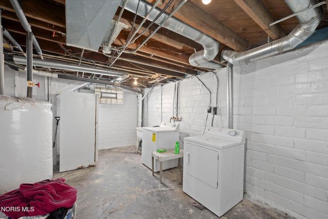 1805 Tremainsville Road, Toledo, OH 43613