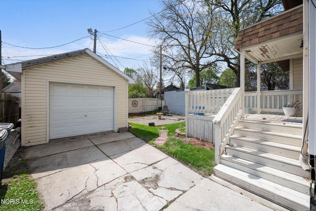 1805 Tremainsville Road, Toledo, OH 43613