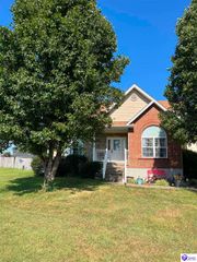 4900 S Woodland Drive, Radcliff, KY 40160