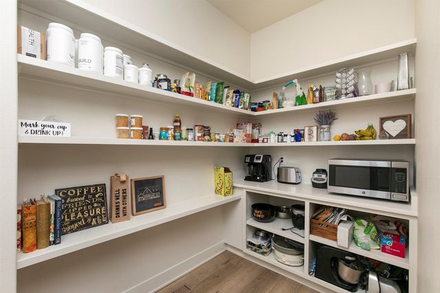 17769 Townsend Drive, Clive, IA 50325