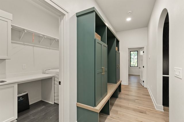 17769 Townsend Drive, Clive, IA 50325