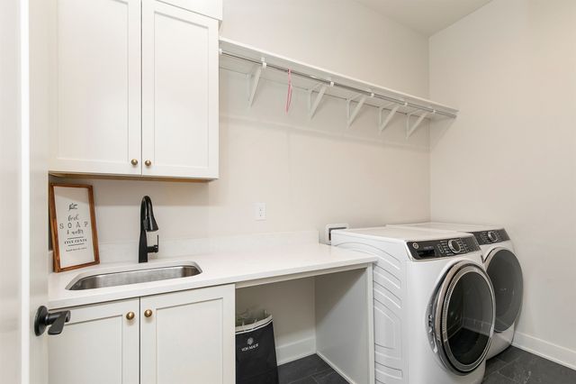 17769 Townsend Drive, Clive, IA 50325