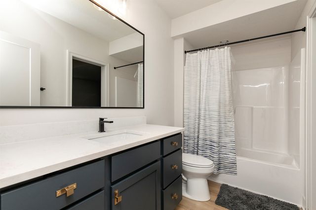 17769 Townsend Drive, Clive, IA 50325