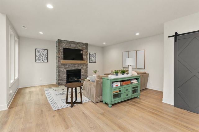 17769 Townsend Drive, Clive, IA 50325