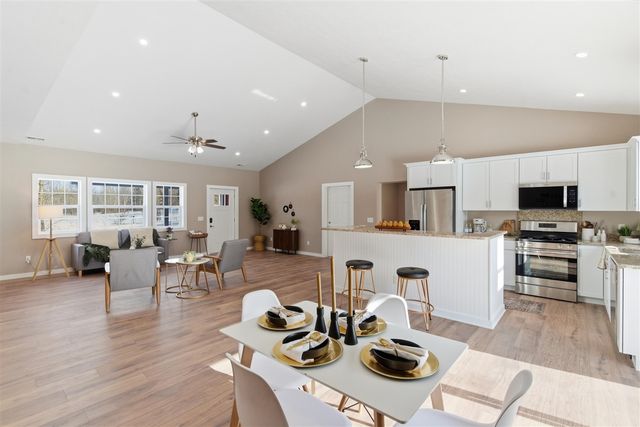 2824 E B Avenue, Plainwell, MI 49080