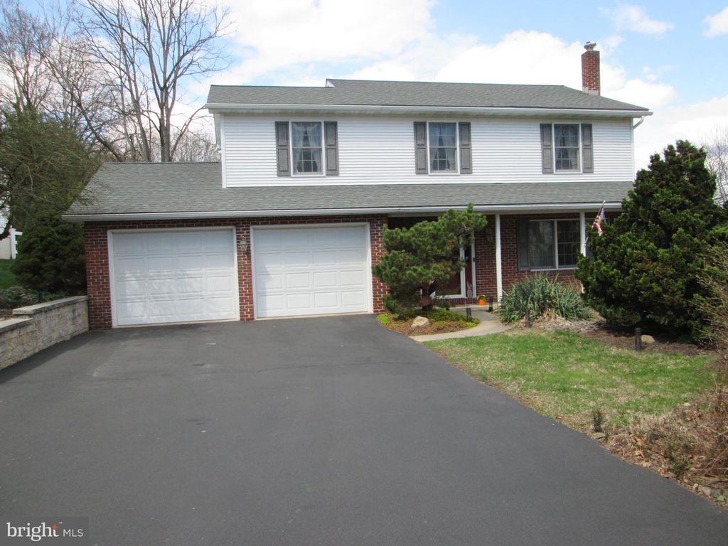 113 NICKEL DR, Bechtelsville, PA 19505