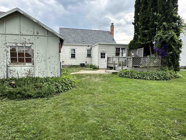 442 Maple Avenue, Columbus, WI 53925