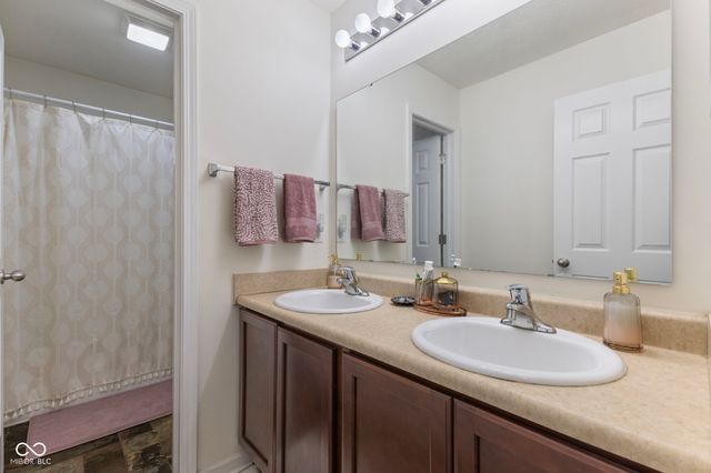 3372 Clary Blvd S Drive, Greenwood, IN 46143