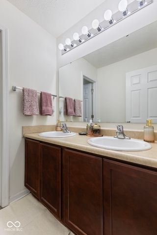 3372 Clary Blvd S Drive, Greenwood, IN 46143