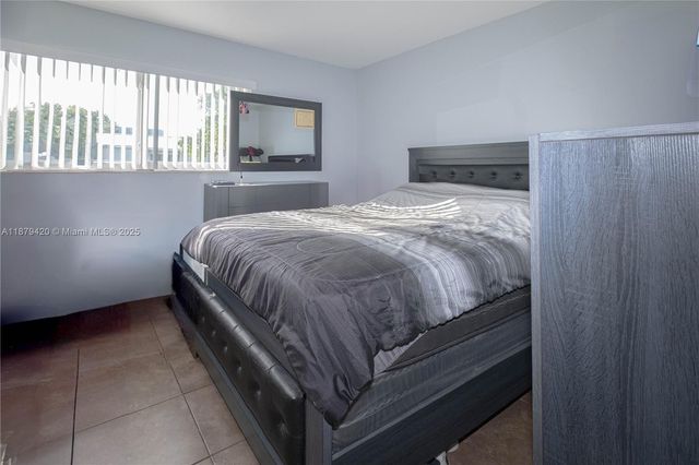 1968 NW 4th Ct 323, Miami, FL 33136