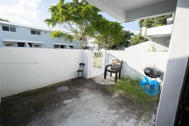 1968 NW 4th Ct 323, Miami, FL 33136
