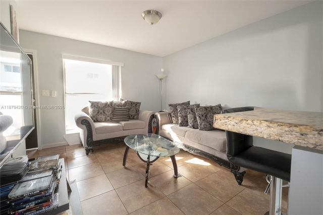 1968 NW 4th Ct 323, Miami, FL 33136