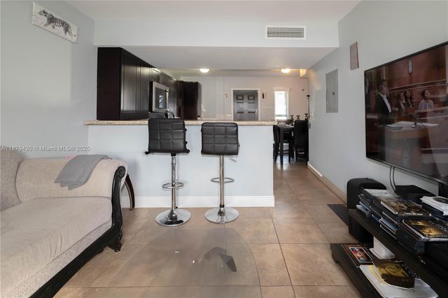 1968 NW 4th Ct 323, Miami, FL 33136
