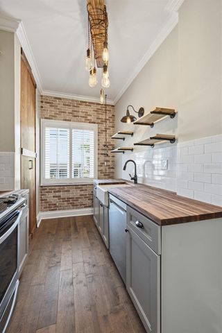 2117 W DEKLE AVENUE I1, Tampa, FL 33606