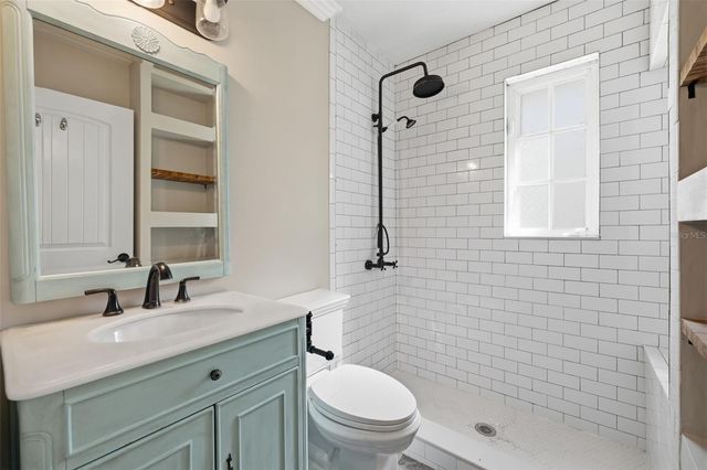 2117 W DEKLE AVENUE I1, Tampa, FL 33606