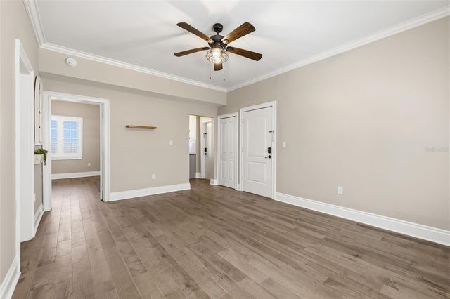 2117 W DEKLE AVENUE I1, Tampa, FL 33606