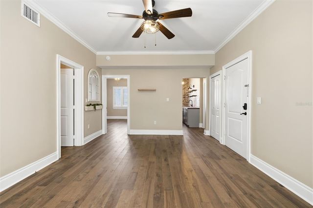 2117 W DEKLE AVENUE I1, Tampa, FL 33606