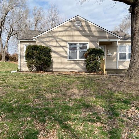 300 9th Street, Warrensburg, MO 64093