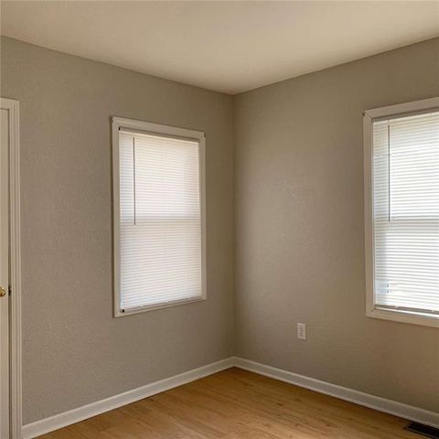 300 9th Street, Warrensburg, MO 64093