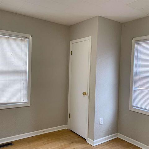 300 9th Street, Warrensburg, MO 64093