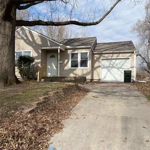 300 9th Street, Warrensburg, MO 64093