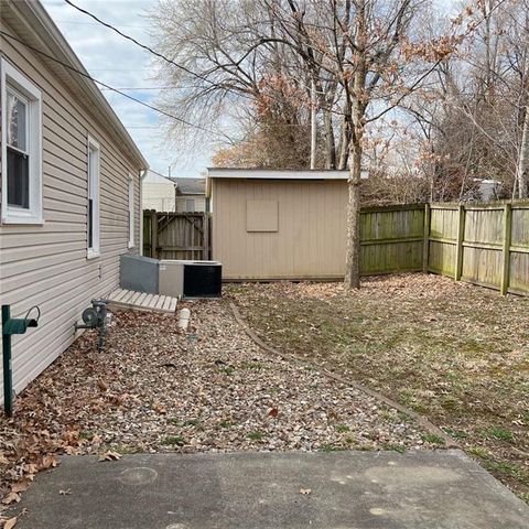 300 9th Street, Warrensburg, MO 64093