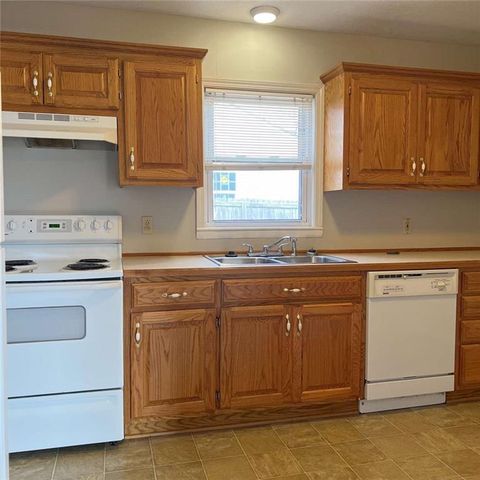 300 9th Street, Warrensburg, MO 64093