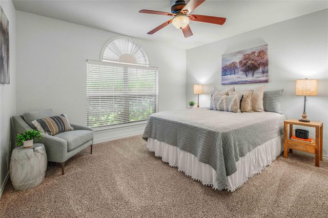 2477 Newark Circle, College Station, TX 77845