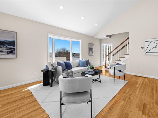 95 Holman Street, Portsmouth, RI 02871