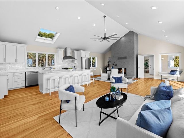 95 Holman Street, Portsmouth, RI 02871