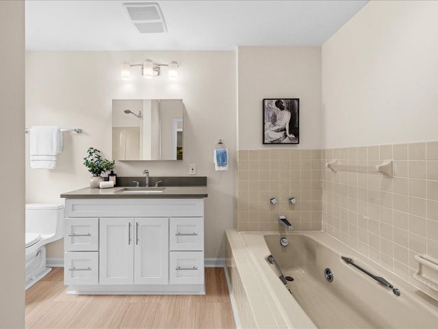 95 Holman Street, Portsmouth, RI 02871