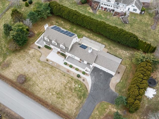 95 Holman Street, Portsmouth, RI 02871