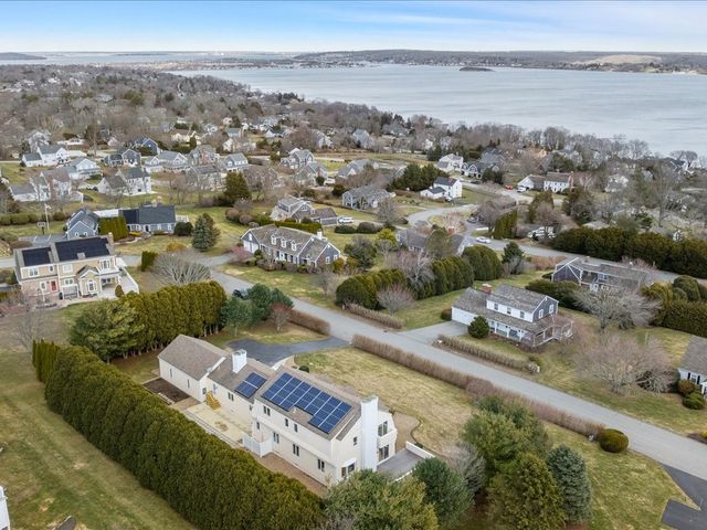 95 Holman Street, Portsmouth, RI 02871