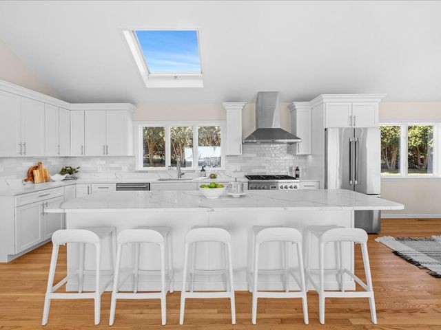 95 Holman Street, Portsmouth, RI 02871