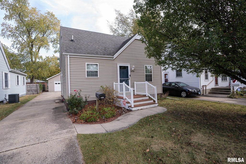 2008 N 22ND Street, Springfield, IL 62702