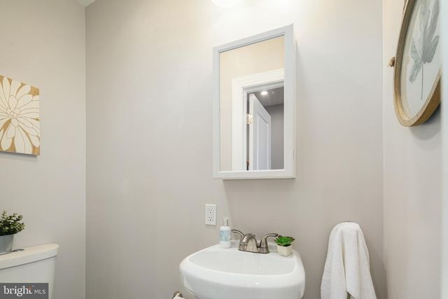 2504 SHARSWOOD ST, Philadelphia, PA 19121